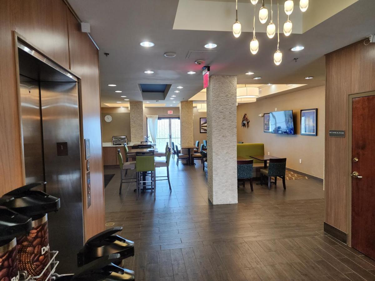 Comfort Suites New Orleans East Екстериор снимка