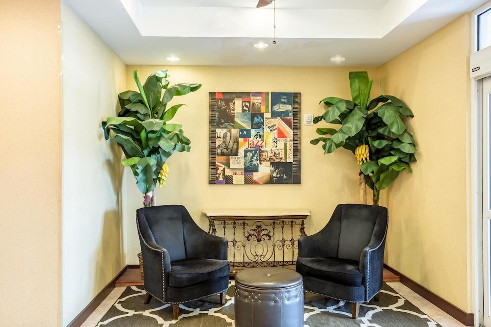Comfort Suites New Orleans East Екстериор снимка