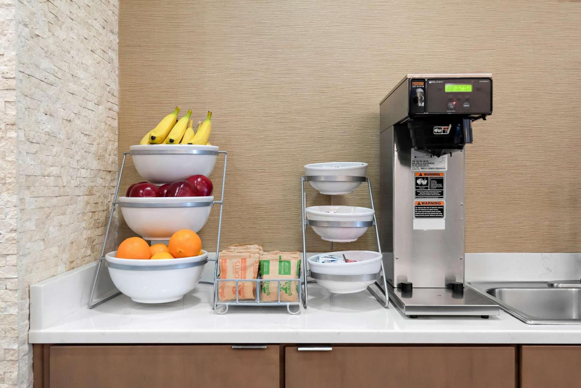 Comfort Suites New Orleans East Екстериор снимка