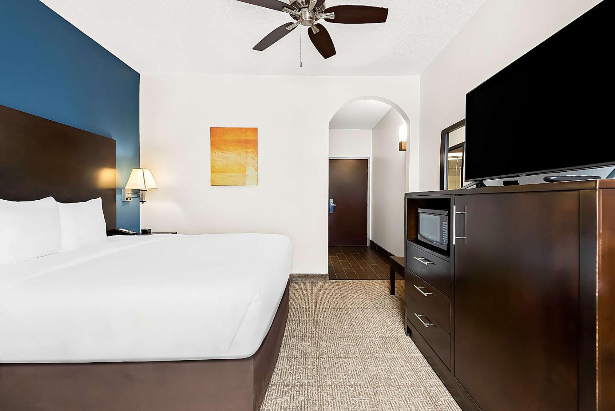 Comfort Suites New Orleans East Екстериор снимка