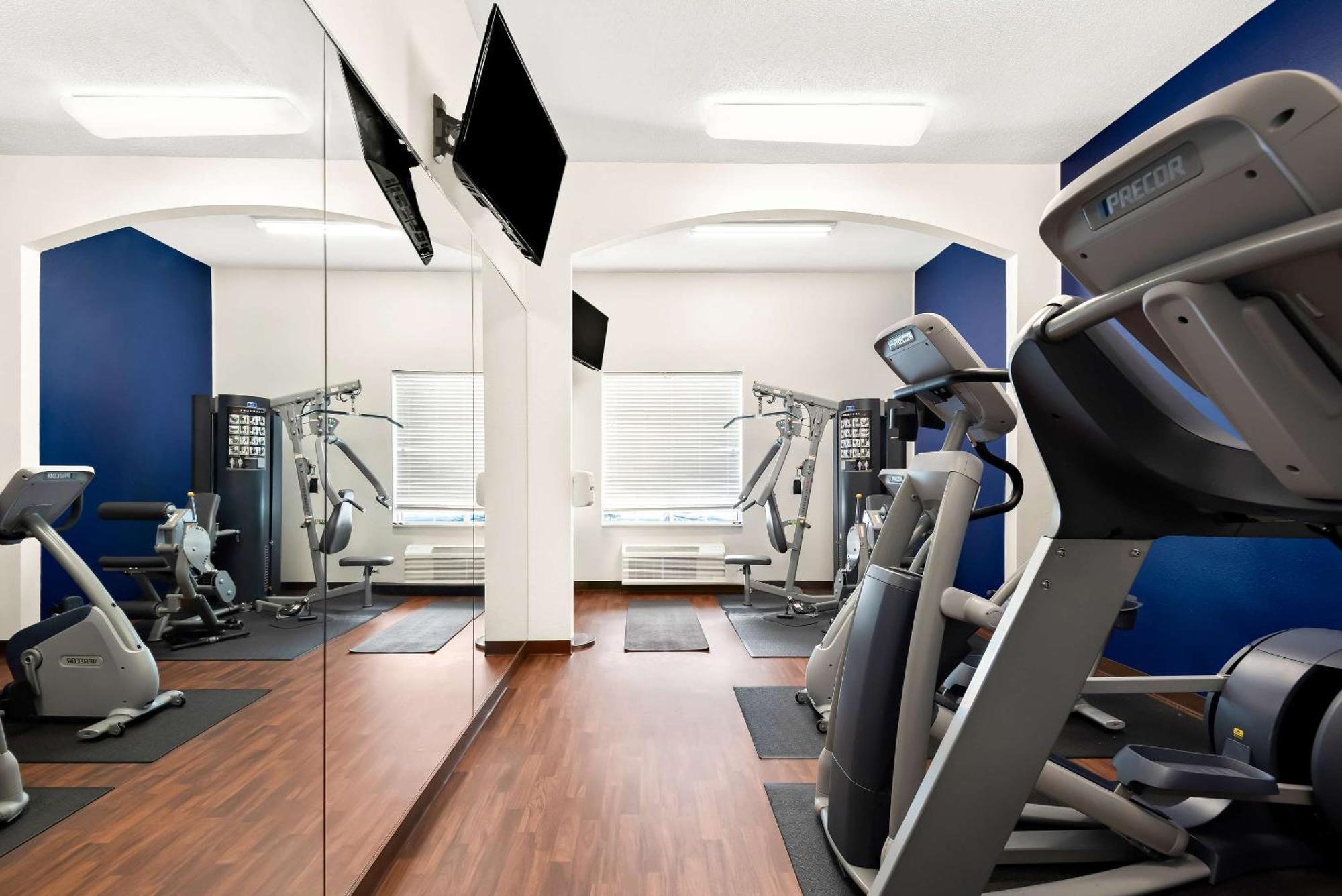 Comfort Suites New Orleans East Екстериор снимка
