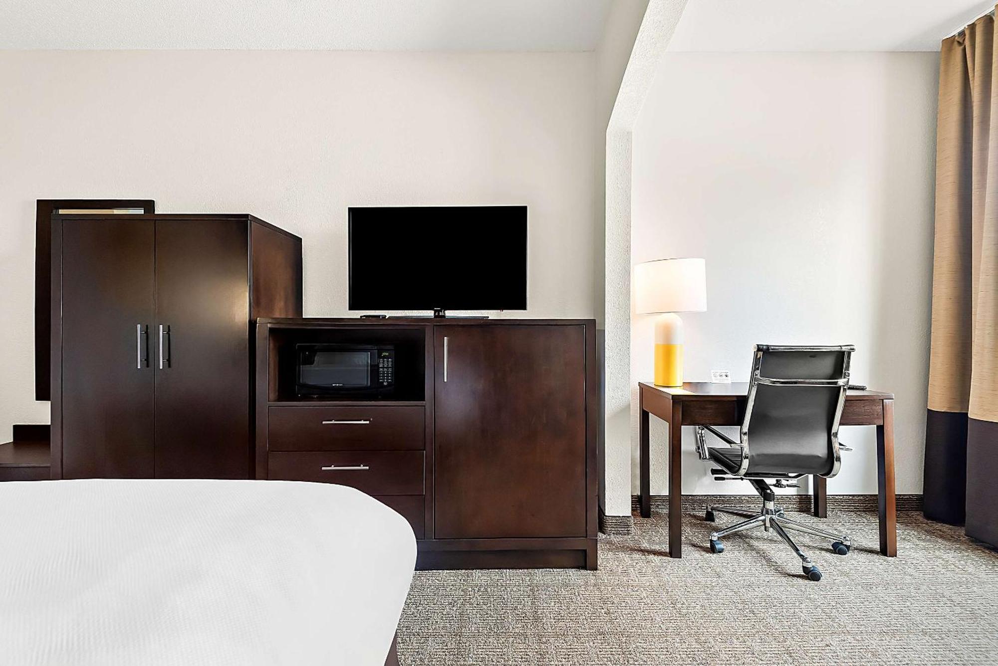 Comfort Suites New Orleans East Екстериор снимка
